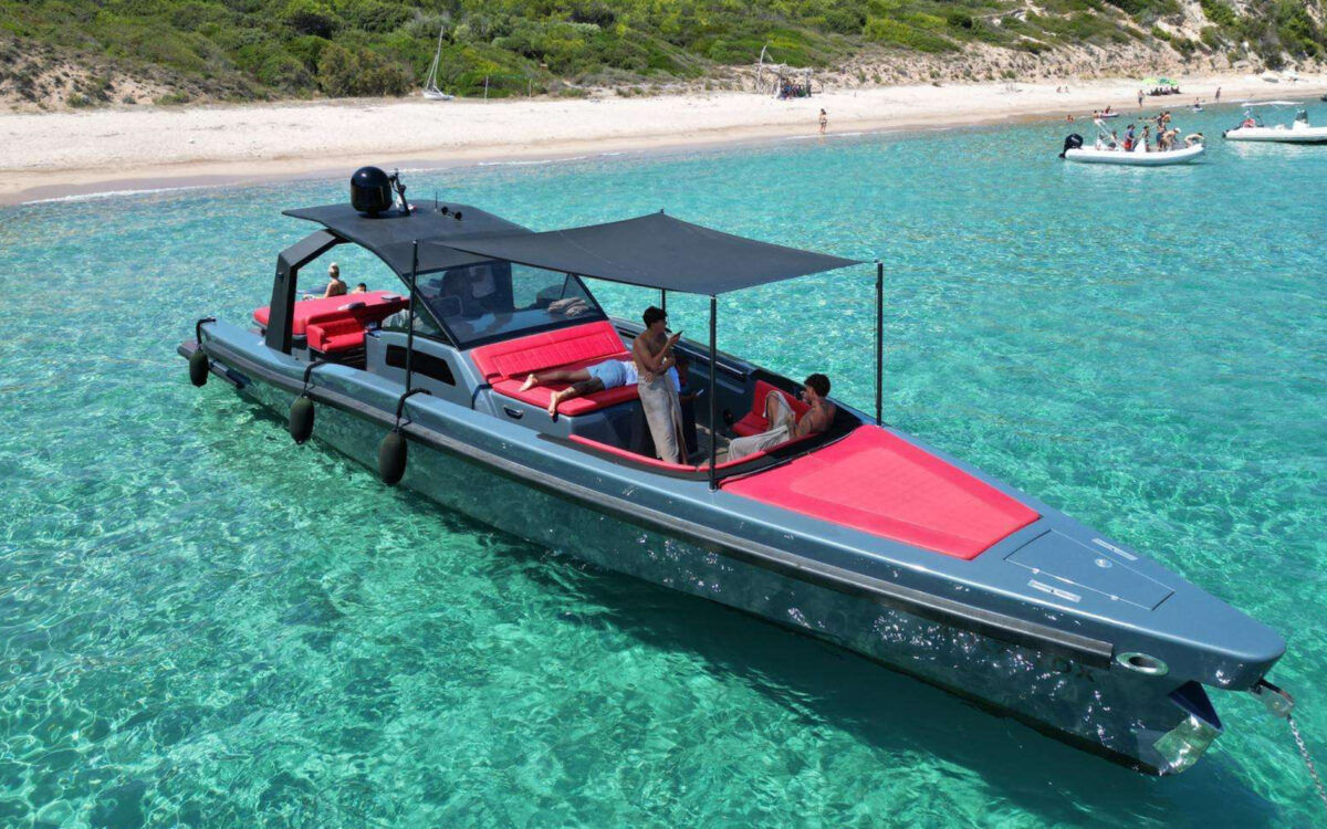 Limousine Transfers, Helicopter Transfers, Yacht Charters, Luxury Car Rentals, Private Jets, 5-Star Hotels, Luxury Villas, Concierge Service, Restaurant, Location Bookings, Personal Shopping, Personal Trainer, Private Tours, Bodyguards, Security Services