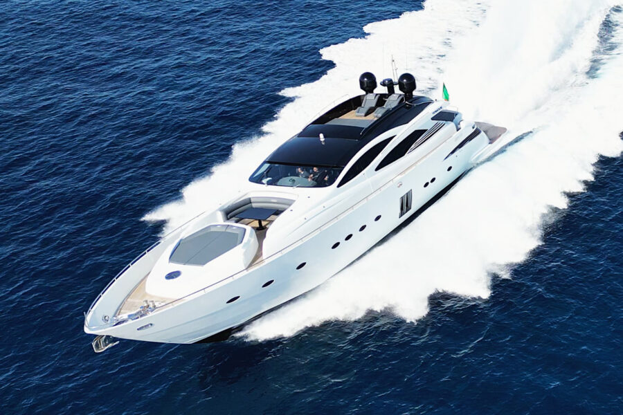 Pershing 90